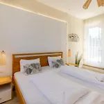 Balaton Breeze Pihenohaz By Bltn