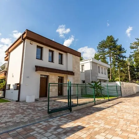 Balaton Breeze Pihenohaz By Bltn