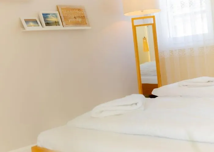 Balaton Breeze Pihenohaz By Bltn