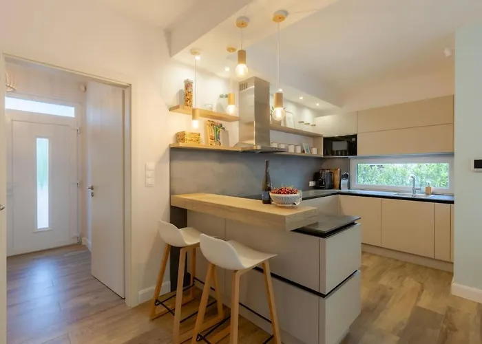 Balaton Breeze Pihenohaz By Bltn * シオーフォク